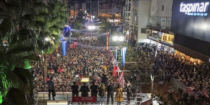 CHP Genel Başkanı Özel: “Mahkemeden Hakkaniyet İstiyoruz; Tutuksuz Yargılama İstiyoruz”