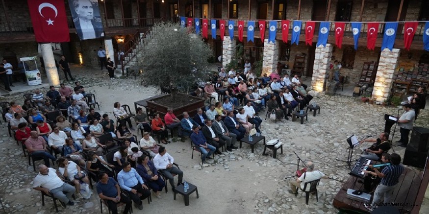 Devrimci Şairimiz Nazım Hikmet, Şiirleri ve Müzikle Anıldı