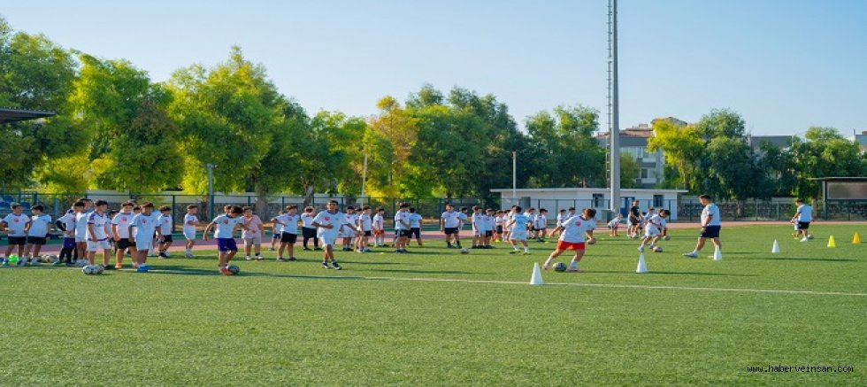 Milas Belediyesi Yaz Futbol Okulu’nda Antrenmanlar Devam Ediyor