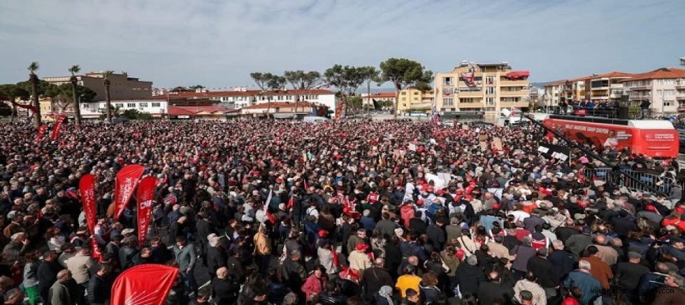 Milas'ta konuşan Özel: “Ne Arkadaşlarımızı Unutacağız Ne de Bu Mücadeleyi Bırakacağız”