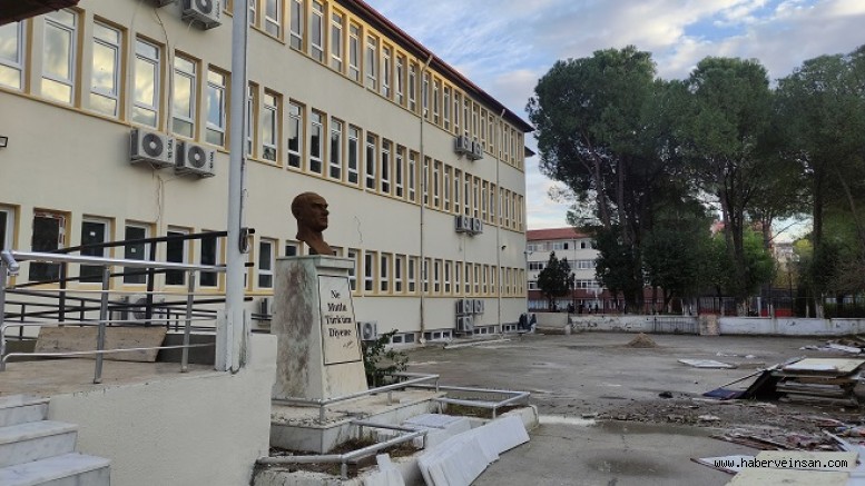 Milas Anadolu Lisesi Öğrenci Velilerinin “Bitmeyen Güçlendirme” Tepkisi
