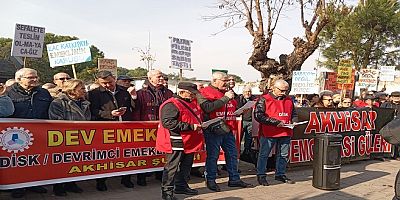 Akhisarlı Emekliler: “Bıçak Kemiğe Dayanmıştır!”
