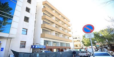 Büyükşehir 1 No’lu Hizmet Binası’nın Yıkımına Başladı