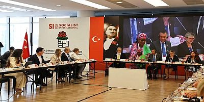 Büyükşehir Belediye Başkanı Aras, CHP Tüzük Kurultayının İçinde Toplanan Sosyalist Enternasyonal Komite Toplantısına Katıldı