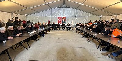 CHP Genel Başkanı Kılıçdaroğlu Ve Büyükşehir Belediye Başkanları ABB'nin Deprem Yardım Üssünde