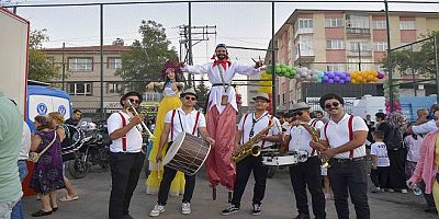 Çocuklar “Yaza Veda, Okula Merhaba” Şenliğinde Buluştu