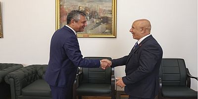 Kahraman Doğulmaz, Olunur
