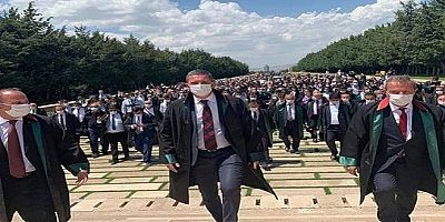 TBB Başkanı Sağkan: “Büyük Atatürk, 19 Mayıs’ta Samsun’a çıktığınız ruhla, şimdi biz de aynı ruhla sizin huzurunuzdayız”