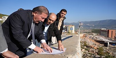 Yapılması Planlanan Yeni Hastane Yolu Ve Yapımı Devam Eden Şehitlik Anıtında İncelemeler